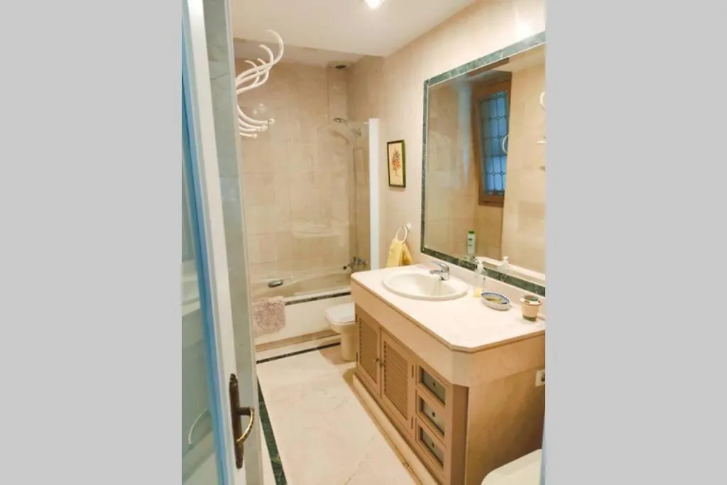 Apartment La Casa De Las Flores By Gades Gestion Cadiz Spain