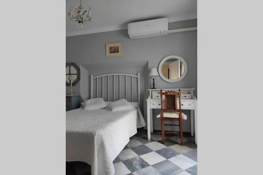 Apartment La Casa De Las Flores By Gades Gestion Cadiz Spain
